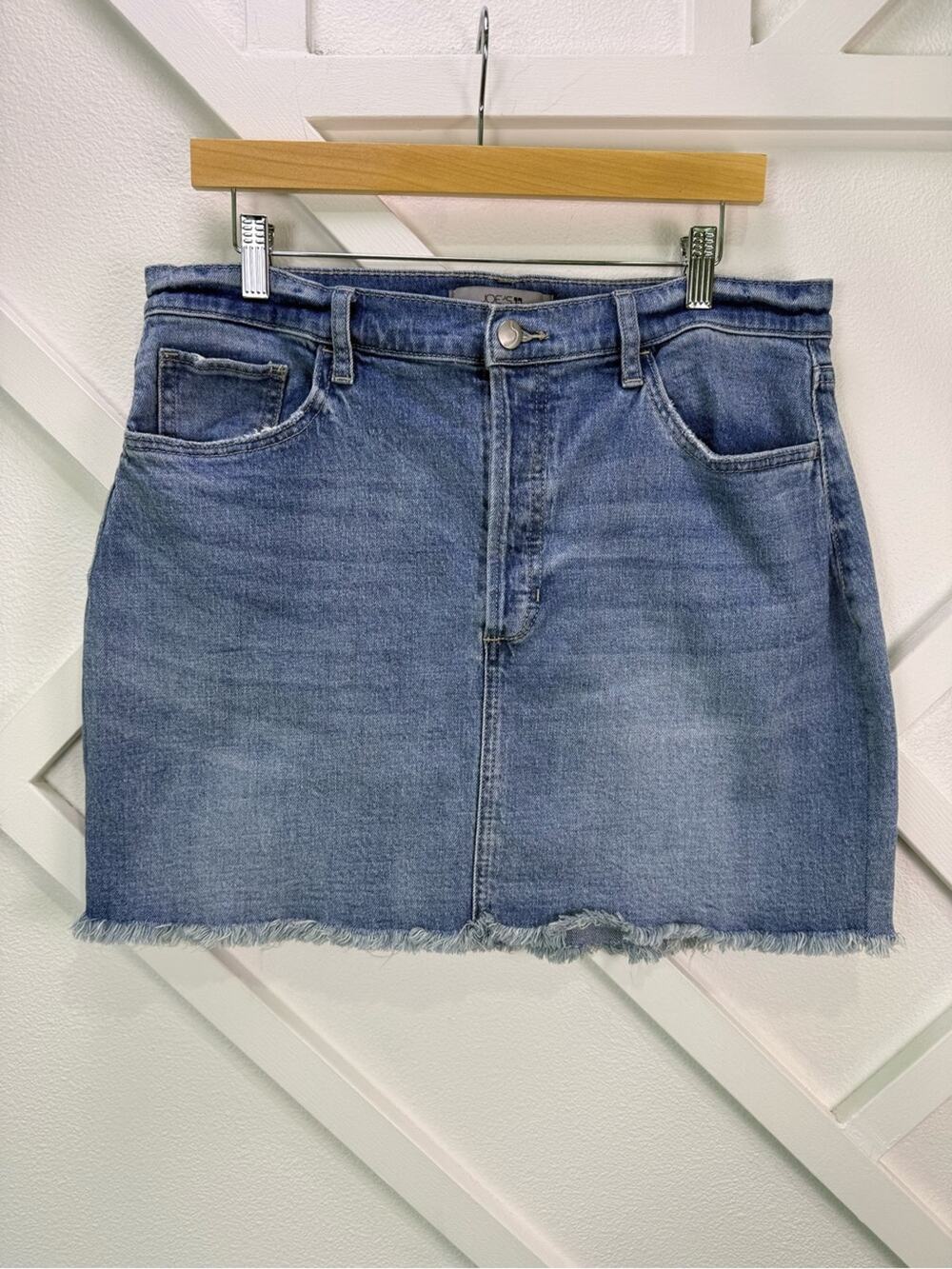 Joe’s Jeans Hayley Denim Mini Skirt Blue Frayed Hem Raw Edge Y2K Size 32